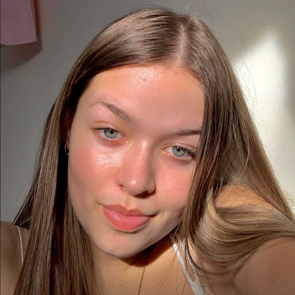 Meet your Posher, Ellie - Picture 1 of 13